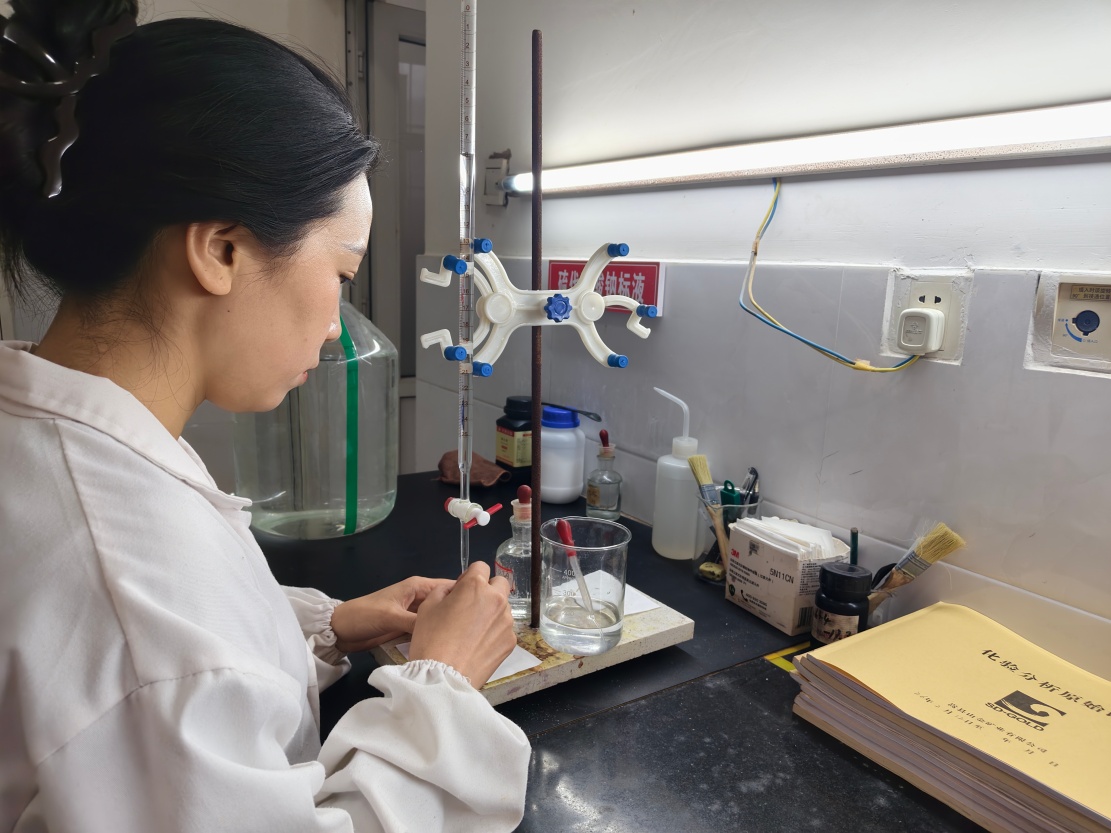 嵩县山金公司以赛促学强技能 比武练兵筑防线(附图)_副本.jpg