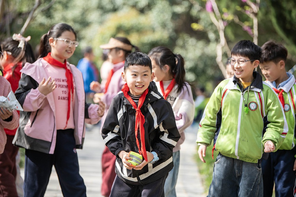 山东省设立中小学春秋假期
